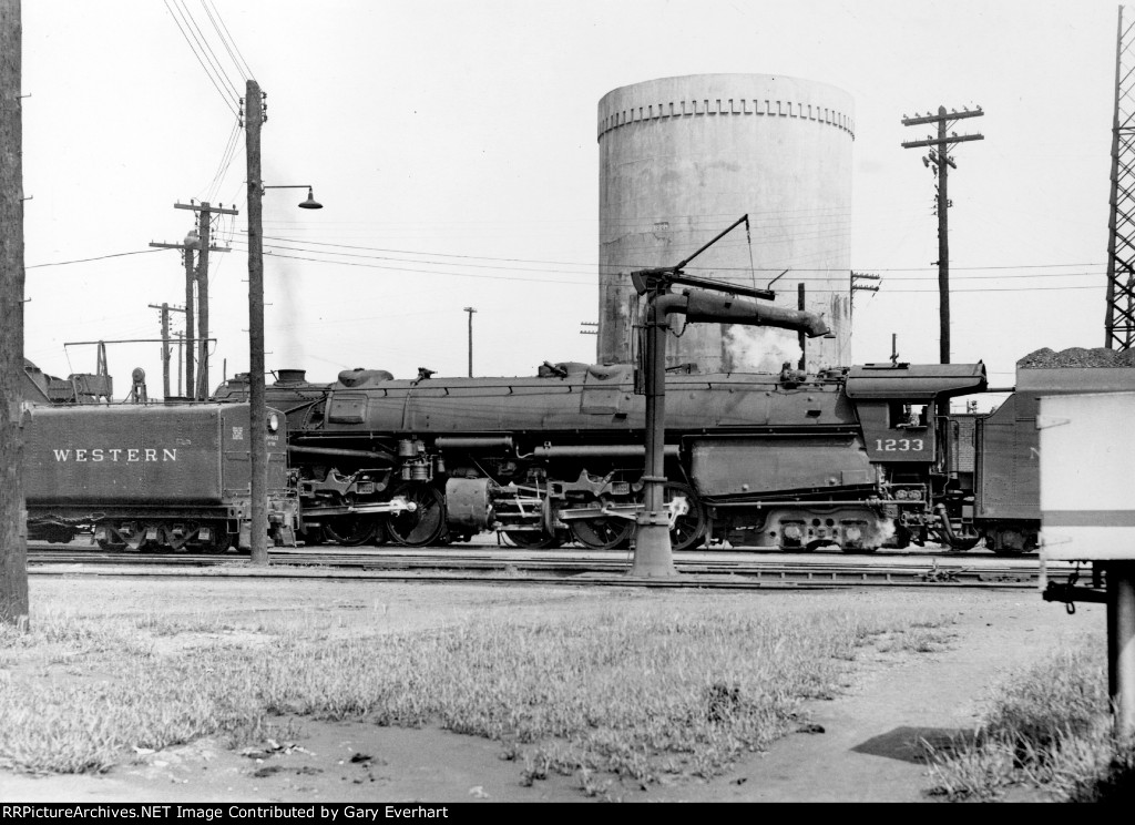 NW 2-6-6-4 #1233 - Norfolk & Western